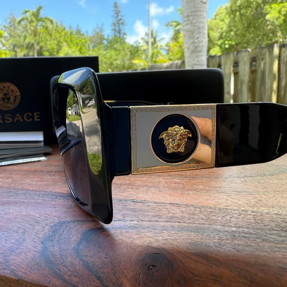 Versace sunglasses - Brand new with packaging main image 4